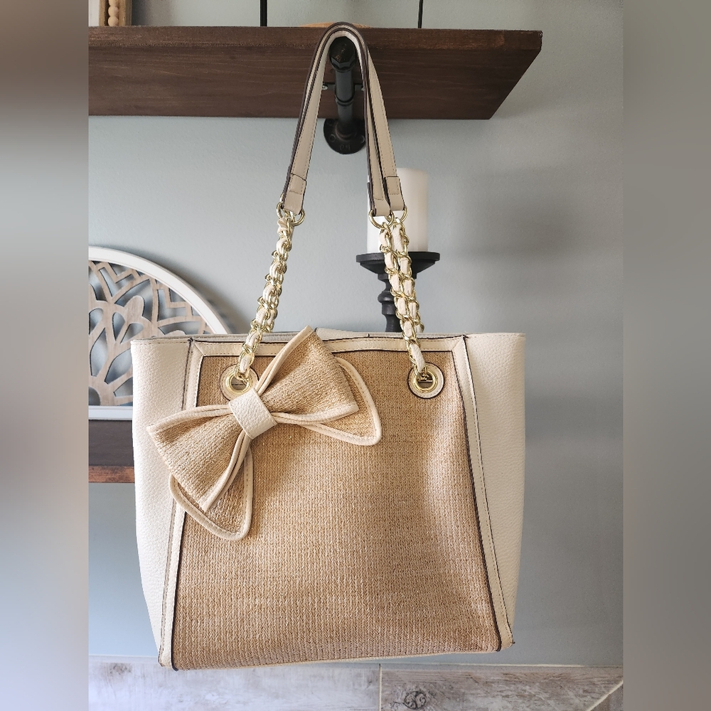 Jessica Simpson purse.
